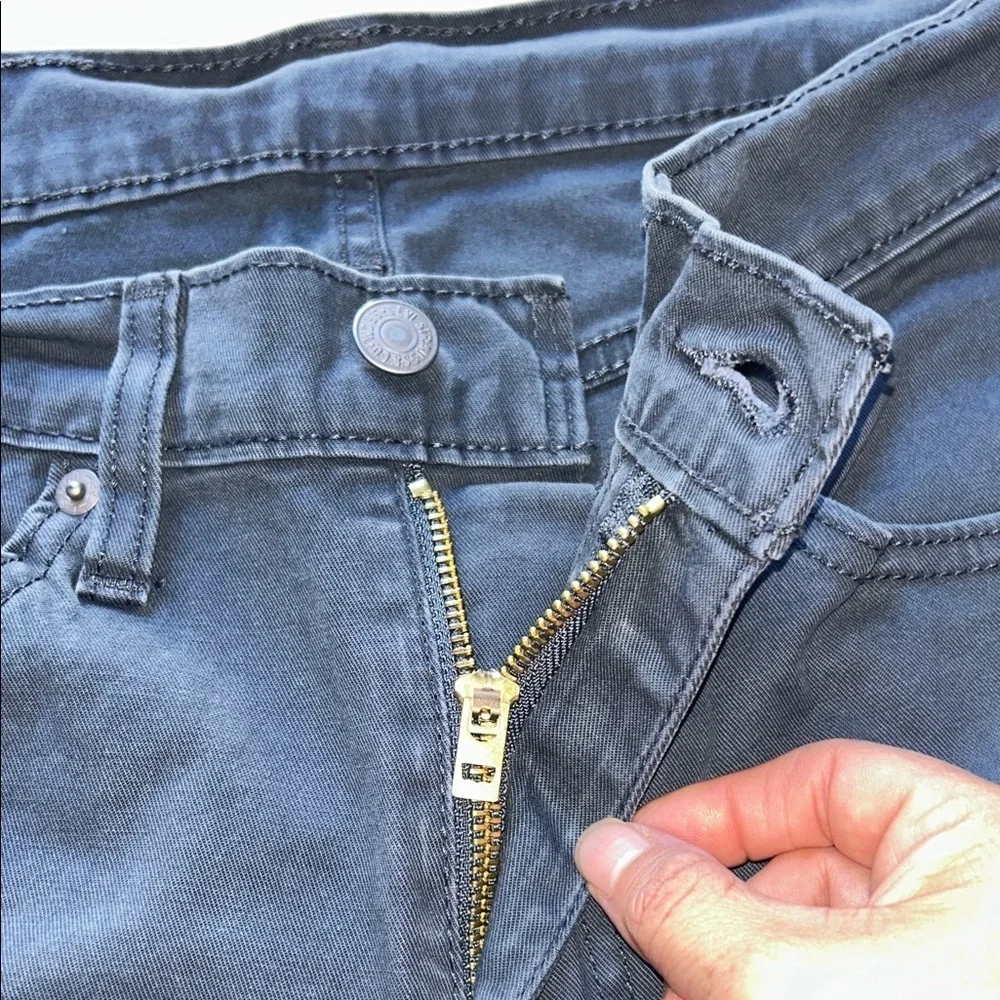 Levi's Men's Dark Gray Straight Jeans